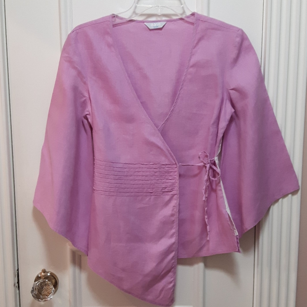 🛍️NWOT Pink wrap blouse with embroidery